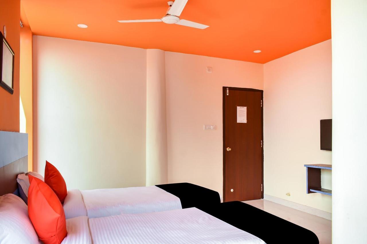 Capital O 67249 Hotel Planet Bhubaneswar Exteriör bild