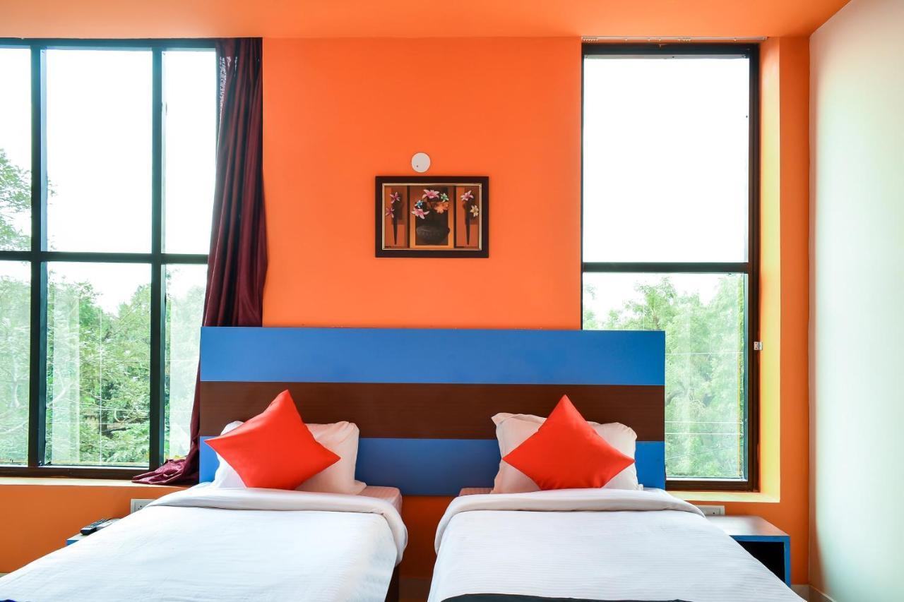 Capital O 67249 Hotel Planet Bhubaneswar Exteriör bild