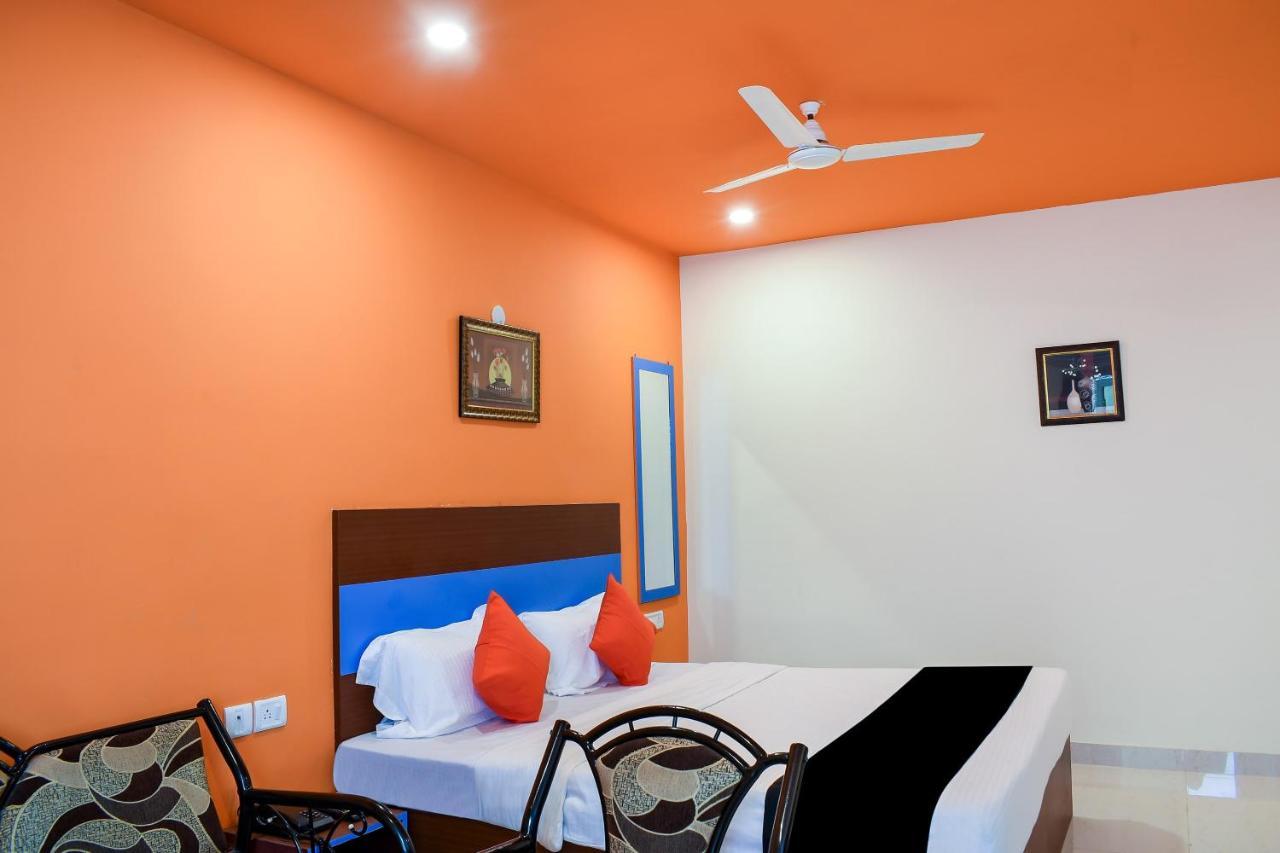 Capital O 67249 Hotel Planet Bhubaneswar Exteriör bild