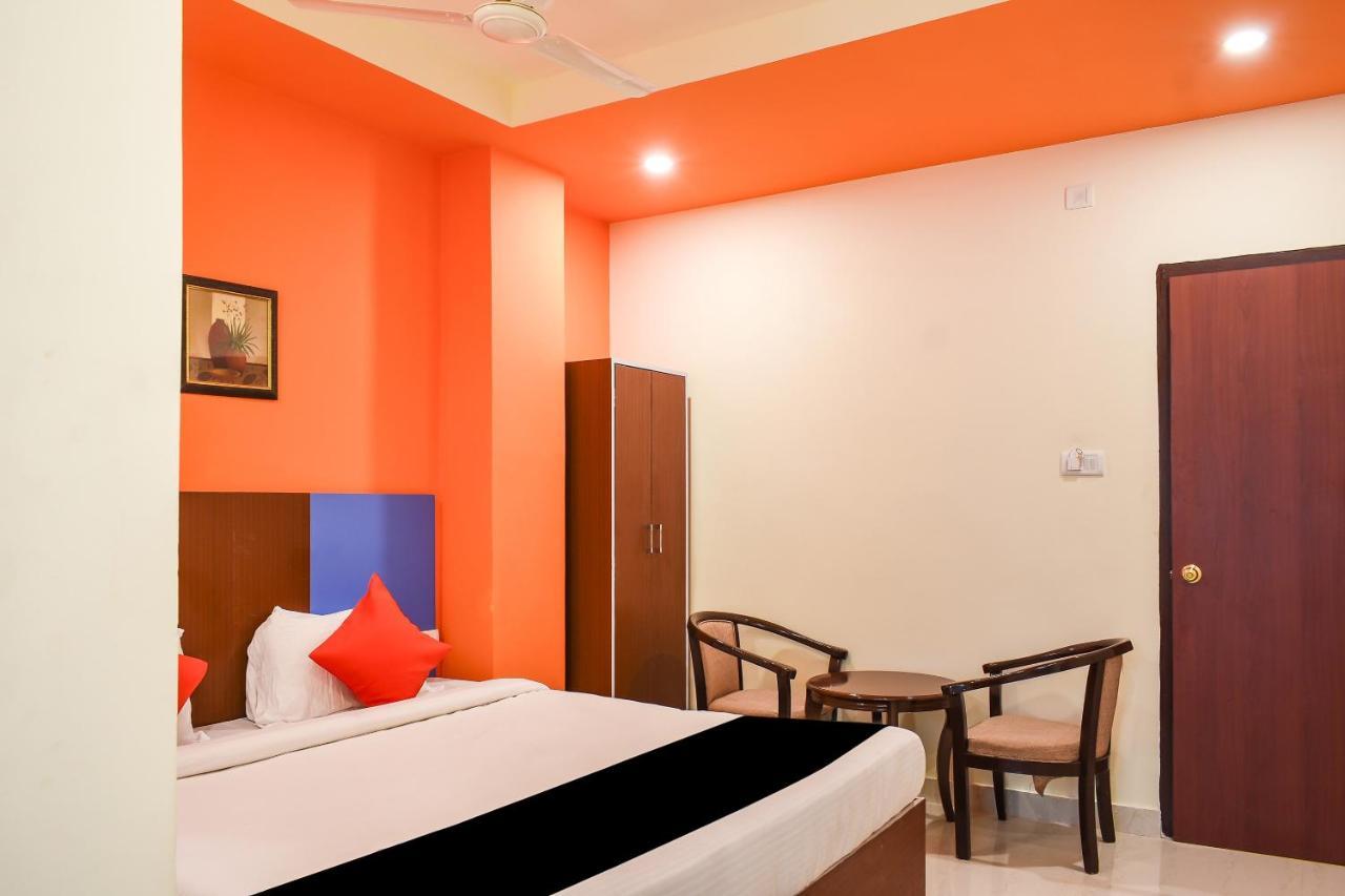 Capital O 67249 Hotel Planet Bhubaneswar Exteriör bild